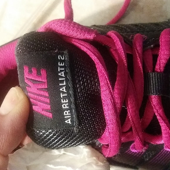 Women's, Nike Air Retaliate2, Sz: 7, Color: Black and Berry Athletic Shoe - Picture 9 of 9